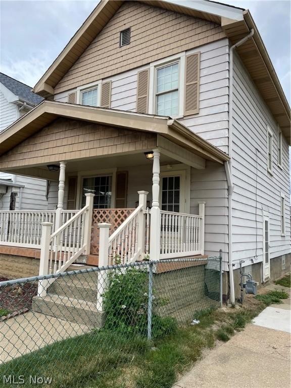 view of front of home