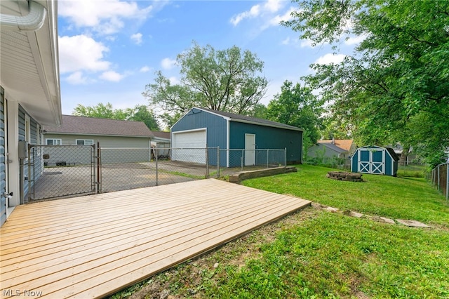 view of yard with a shed and a garage