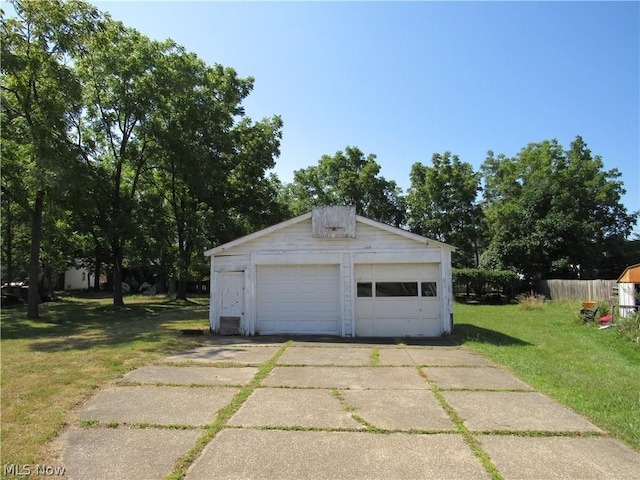 view of detached garage