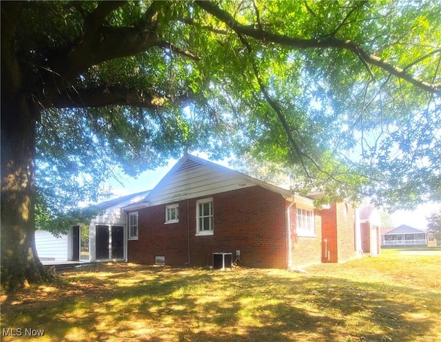 exterior space featuring a yard