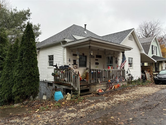 view of front of house with covered porch