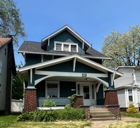 view of front facade with covered porch