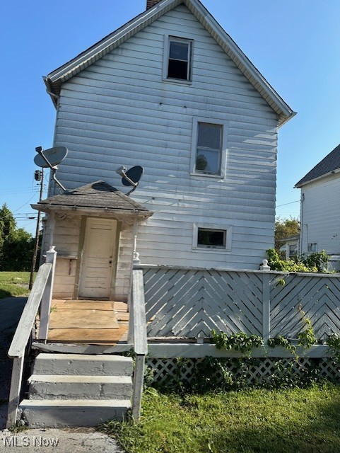 view of front of property