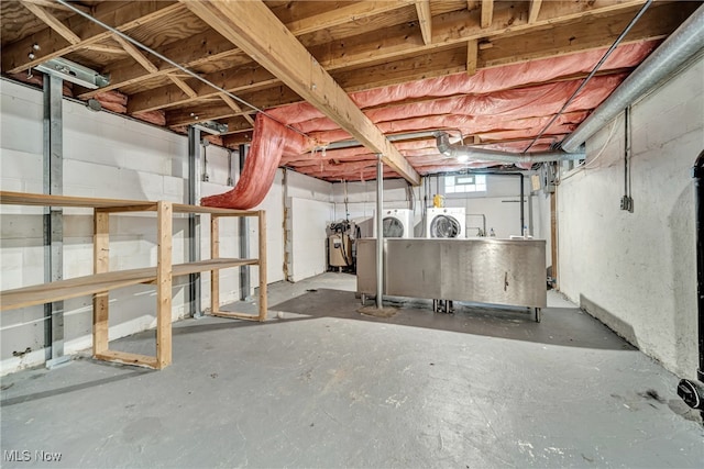 basement featuring independent washer and dryer