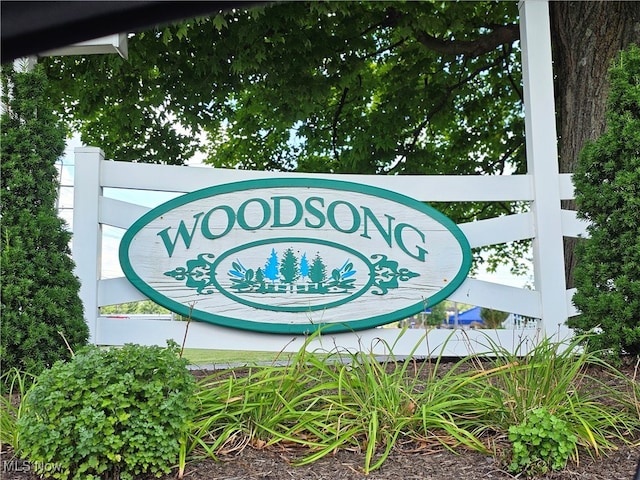 view of community / neighborhood sign