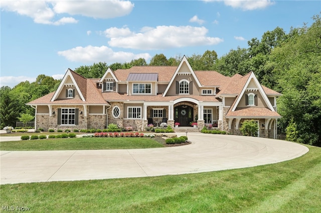 view of front of property with a front yard