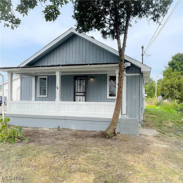 view of front of house with a porch