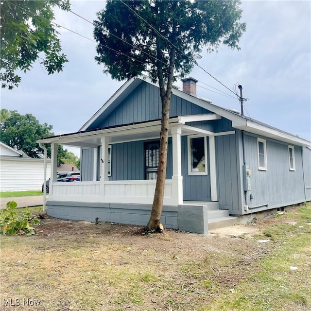 view of front of house with a porch