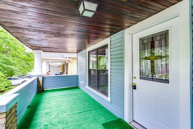 balcony featuring covered porch