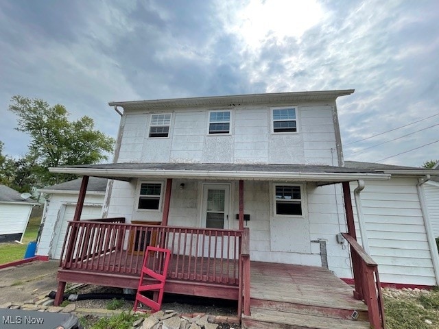 view of front of house featuring a porch