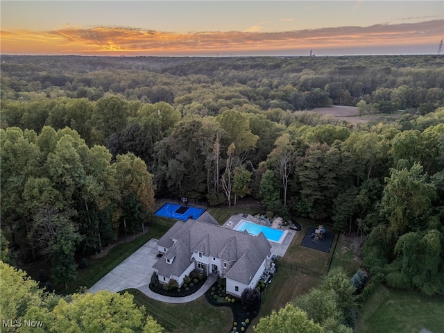 view of aerial view at dusk