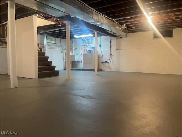 basement featuring washer / clothes dryer