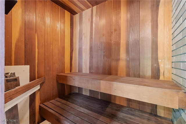 view of sauna / steam room