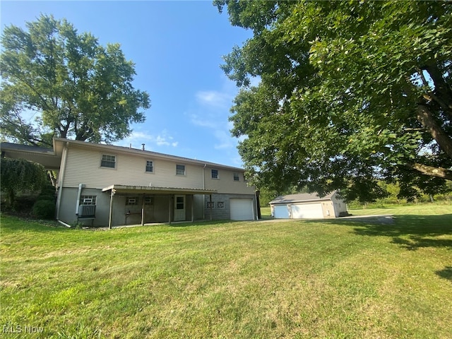 view of yard with a garage