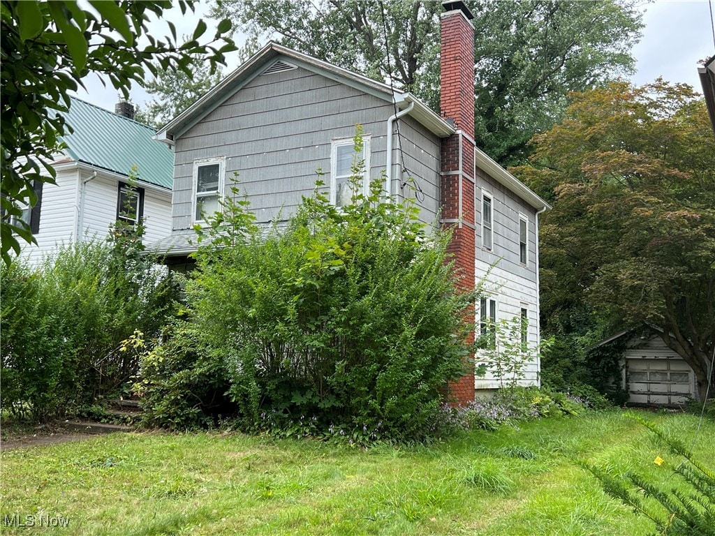 view of side of property