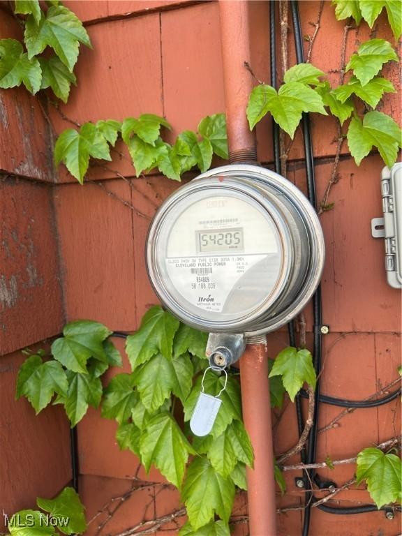 809 E 155th St, Cleveland, OH 44110 - exterior view of electric meter
