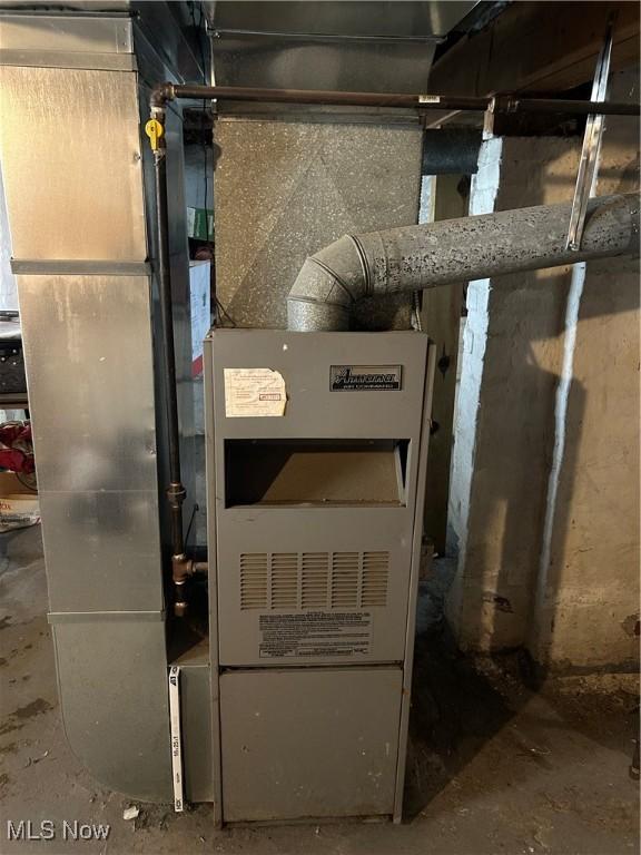 809 E 155th St, Cleveland, OH 44110 - view of utilities