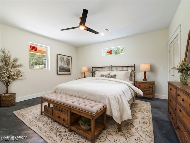 bedroom with ceiling fan