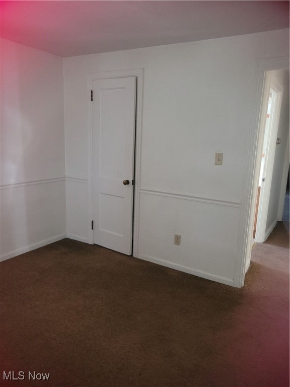 empty room with carpet