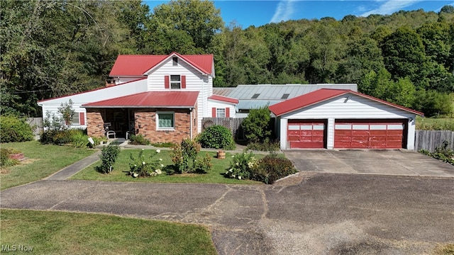 view of front facade with a front yard