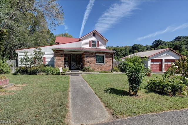 view of front of house featuring a front yard