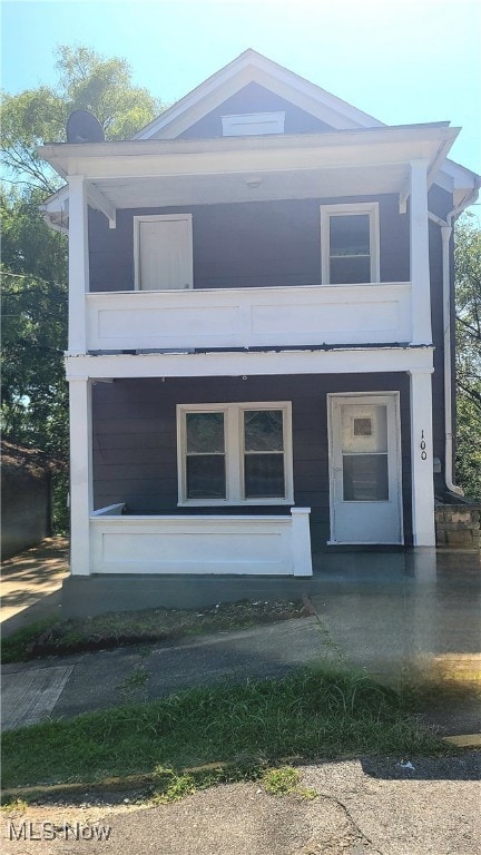 view of front of home