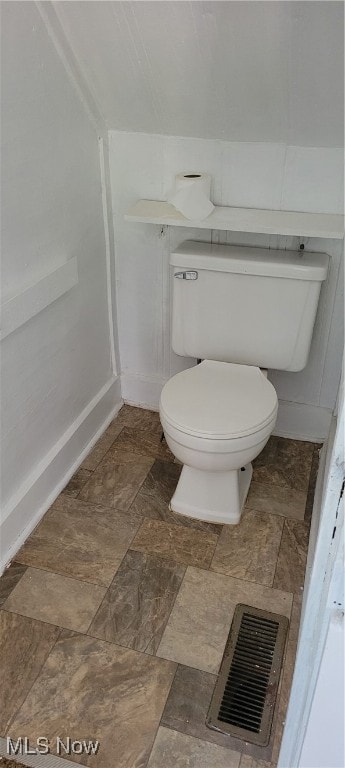 bathroom featuring toilet