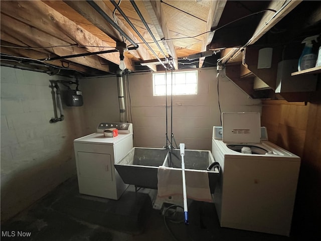 basement featuring washer and dryer