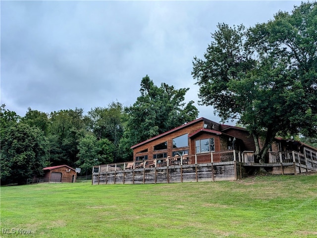 exterior space featuring an outbuilding