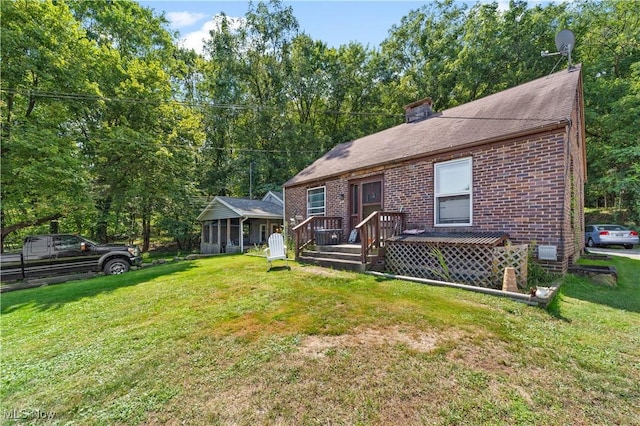 view of front of property with a front yard