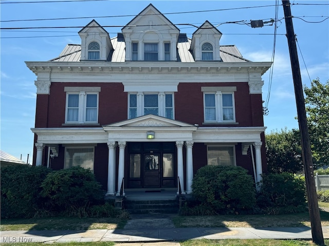 view of front of house featuring covered porch