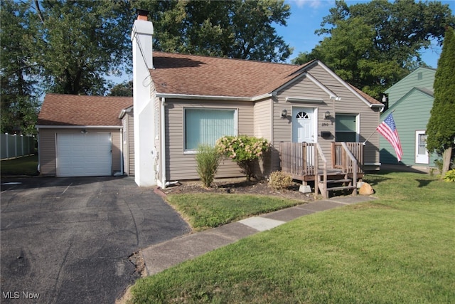 view of front of property featuring a front yard