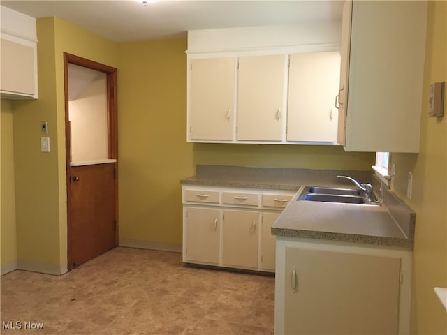 kitchen featuring sink