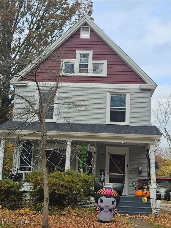 view of front facade featuring a porch