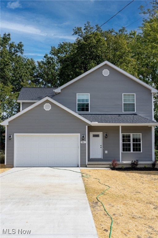 view of front of house featuring a front yard