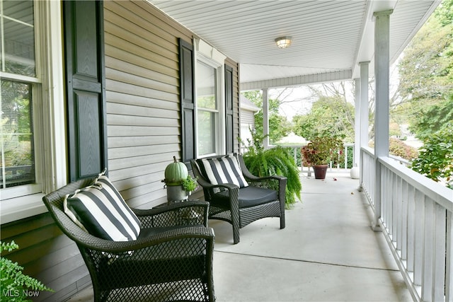 balcony with a porch