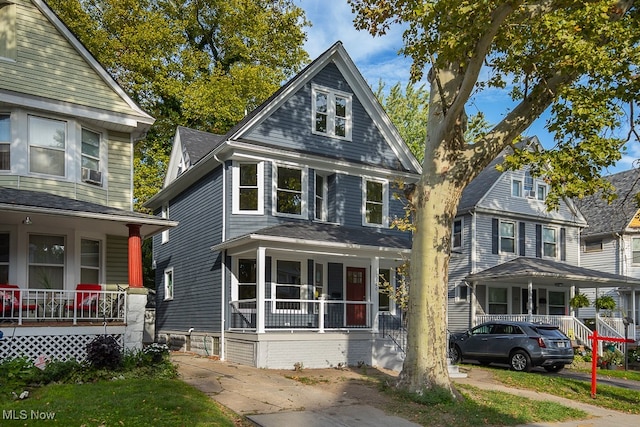 view of front of home featuring a porch