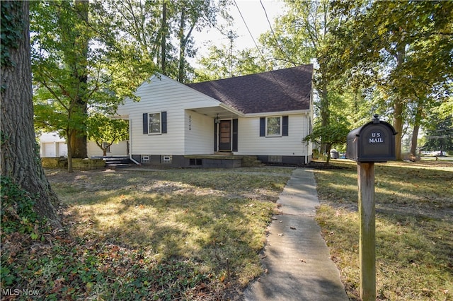 view of front of house with a front yard