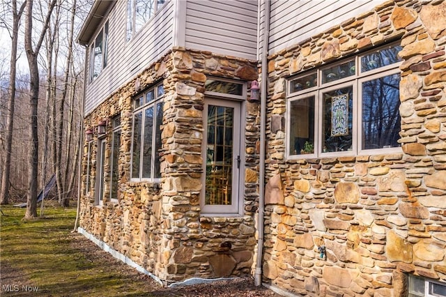 10000 Wisner Rd, Chardon, OH 44024 - view of property exterior featuring stone siding