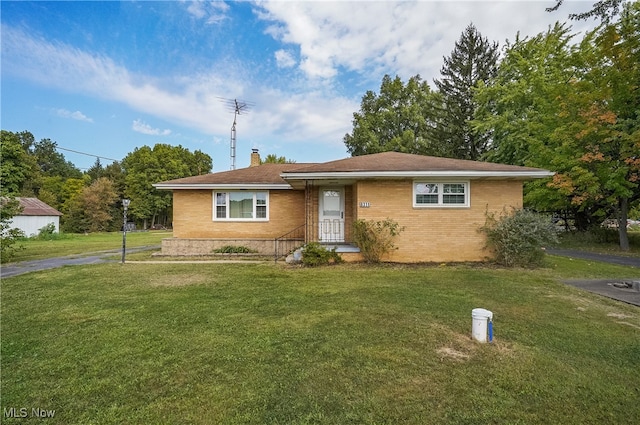 view of front of house featuring a front yard