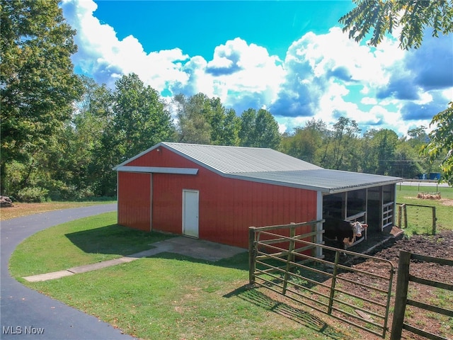 view of outbuilding