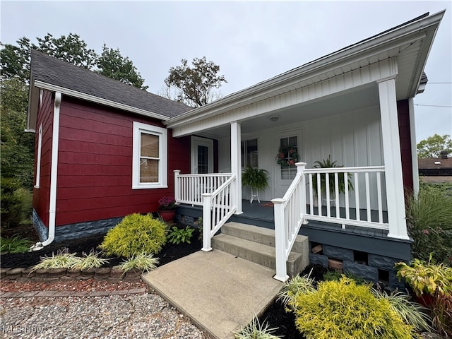 view of front facade with covered porch