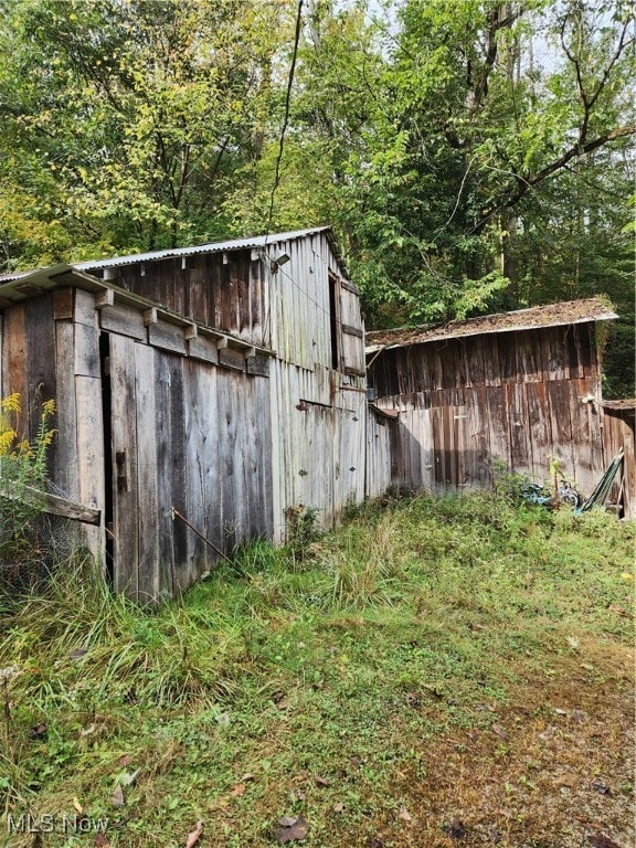 view of outdoor structure