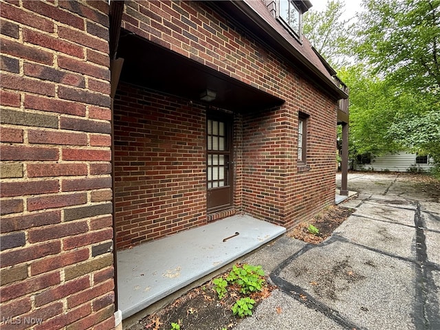 view of property entrance