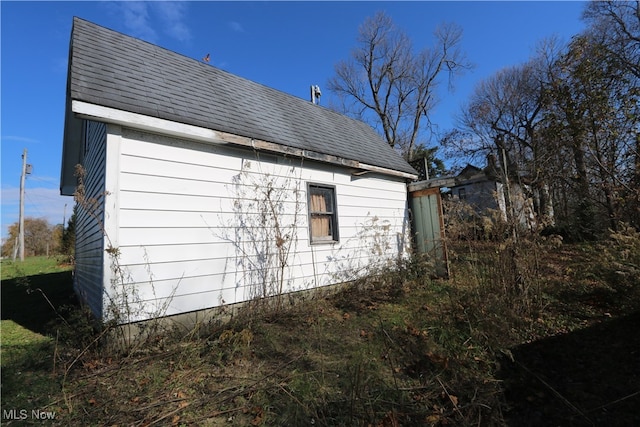 view of side of home