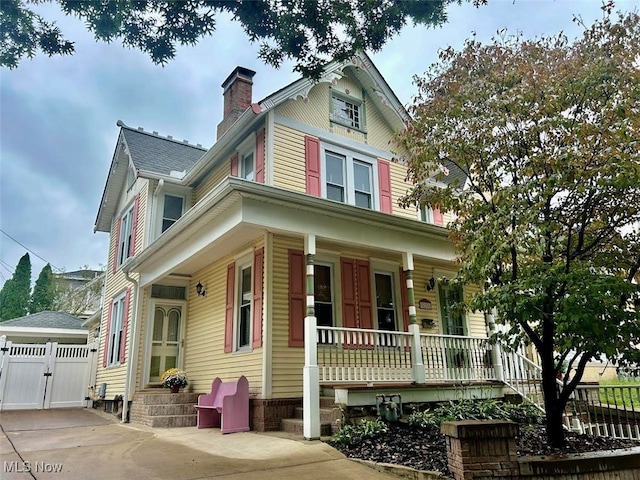 view of front of home featuring covered porch