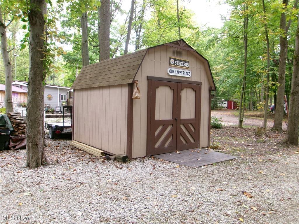 view of outbuilding