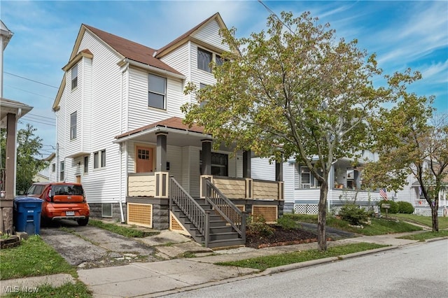 view of front of house with covered porch