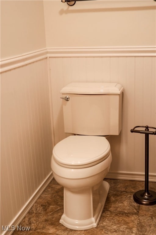 bathroom featuring toilet