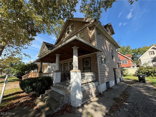 view of front facade featuring covered porch